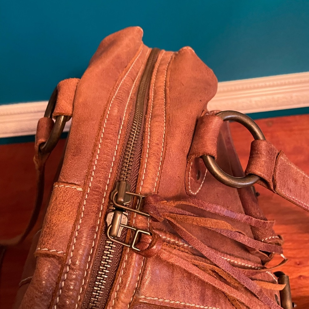 Roots Canada vintage leather bag. - Picture 7 of 15